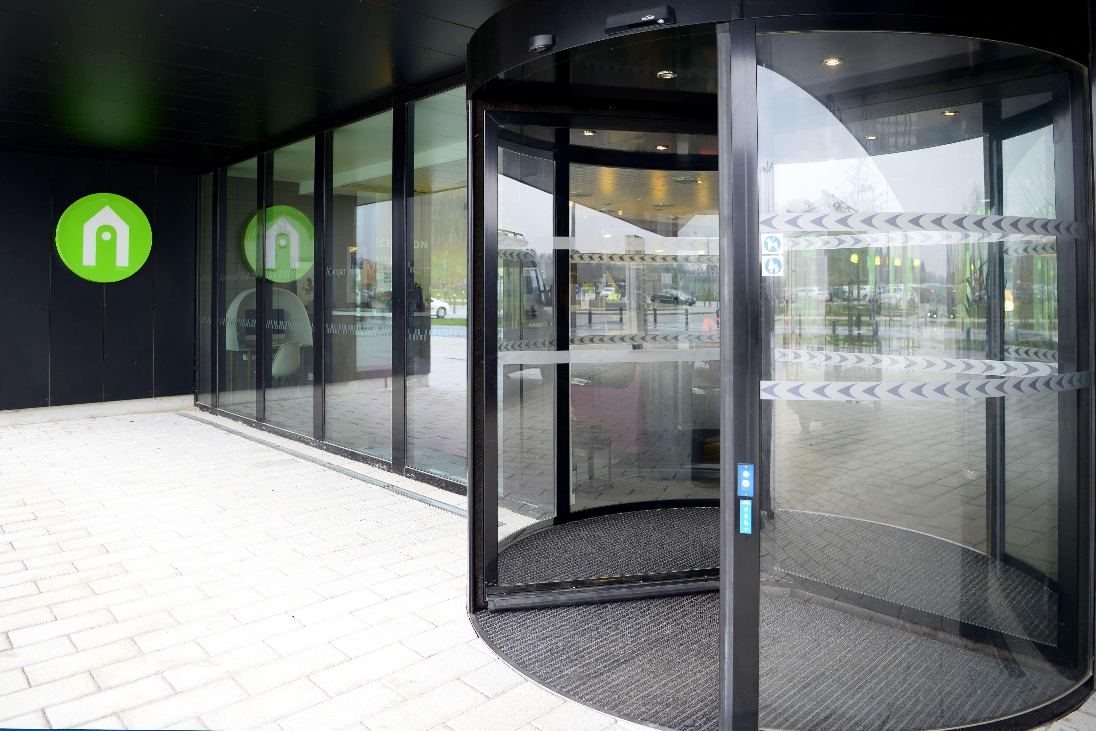 Campanile Belfort Montbeliard - Gare La Jonxion. Meroux Buitenkant foto